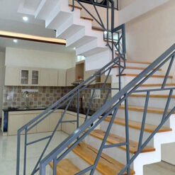 cau thang chat lieu sat dep