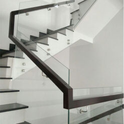 cau thang sat ket hop kinh