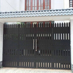 cua sat giong cua go