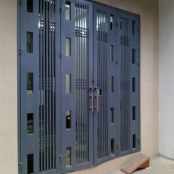 mau cua sat bon canh moi nhat