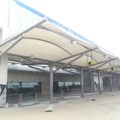 mau nha de xe khung thep tien che don gian