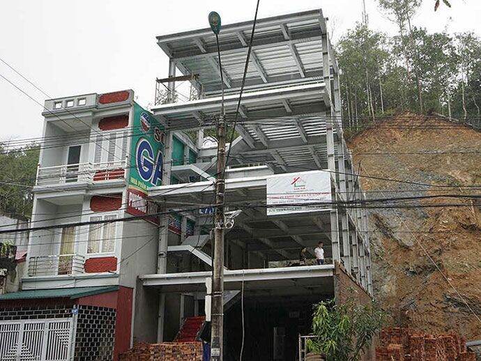 mau nha khung thep ba tang