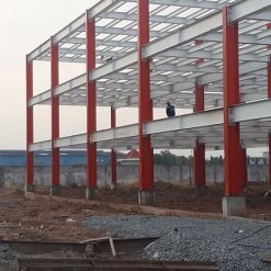 nha khung thep tien che ba tang