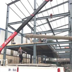 nha tien che khung sat ba tang